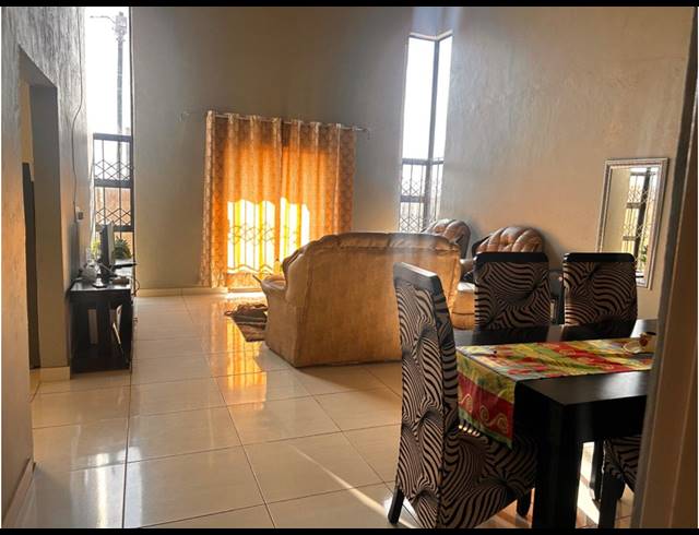 3 BEDROOM HOUSE FOR SALE IN GOLDEN GARDENS